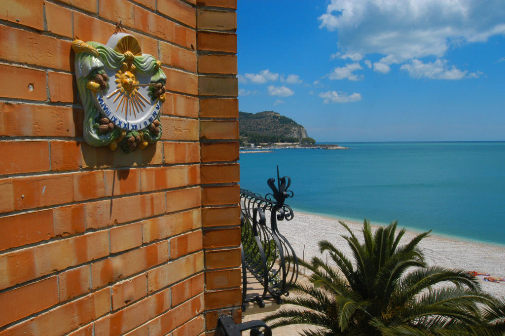 B & B Torre Saracena Mattinata Exterior photo
